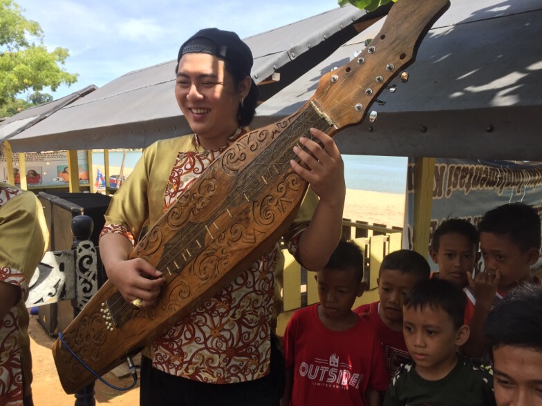 A Dayak welcome to Singkawan – Salty tales from Bali Hai on Sunday